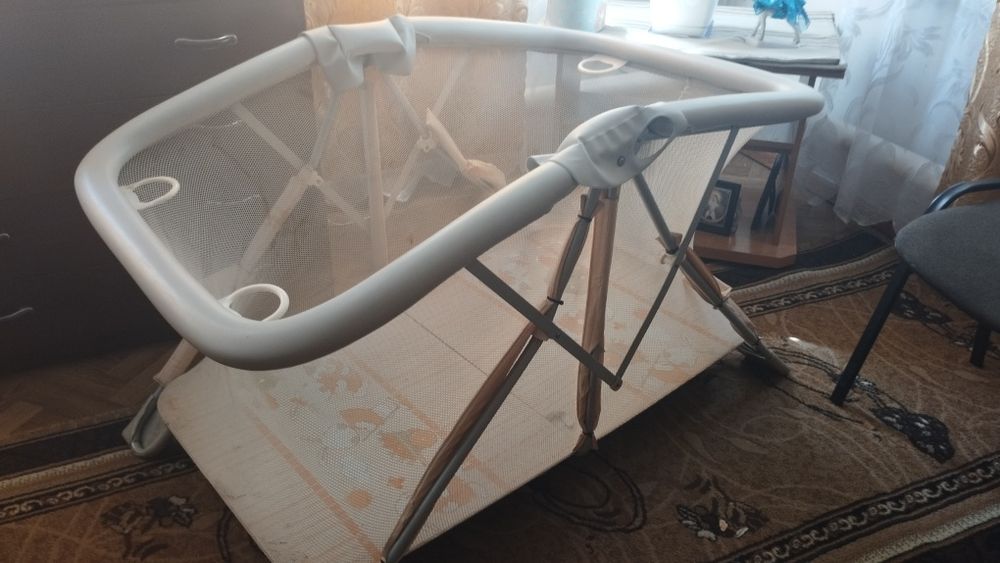 Дитячий манежик в гарному стані