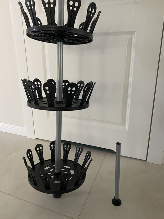 Shoe rack in good condition.