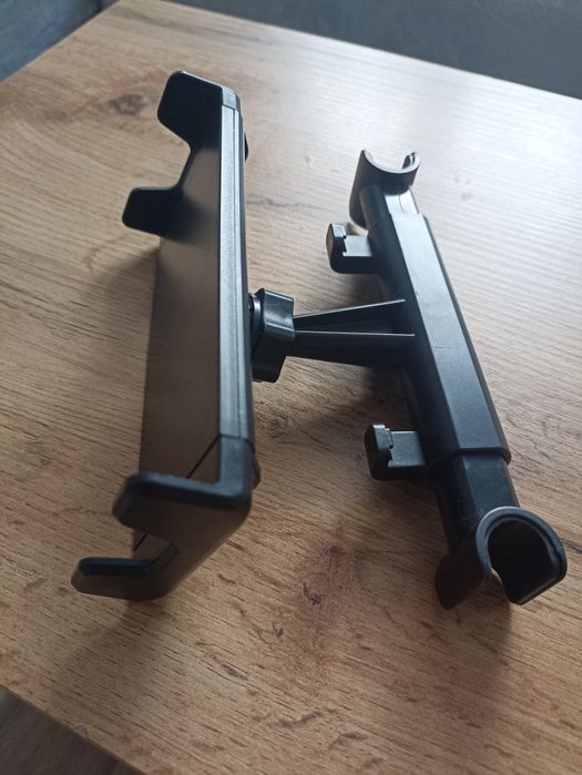 Uchwyt samochodowy do tabletu