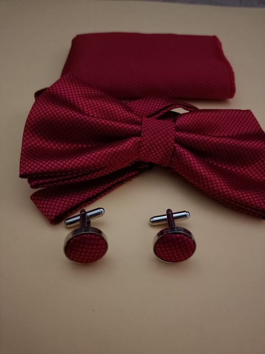 Mucha spinki poszetka bordowe