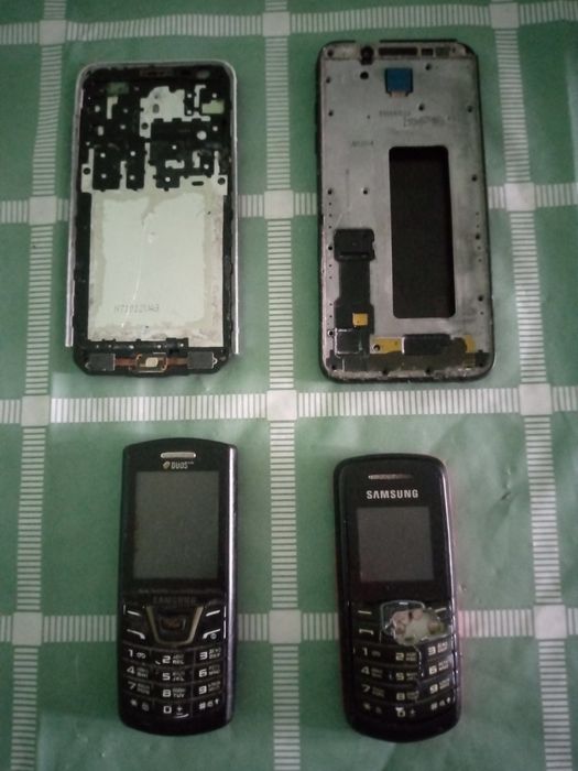 Телефони на запчастини