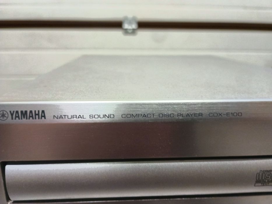 Odtwarzacz CD Yamaha CDX-E100 defekt