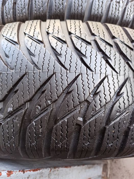 Зимняя резина 215/65 R16 Goodyear Ultra Grip 8