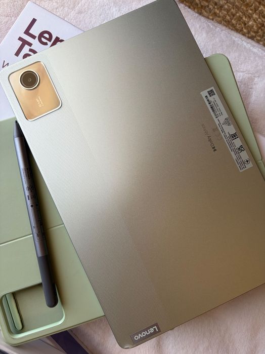 Tablet Lenovo M11 como novo com teclado e caneta
