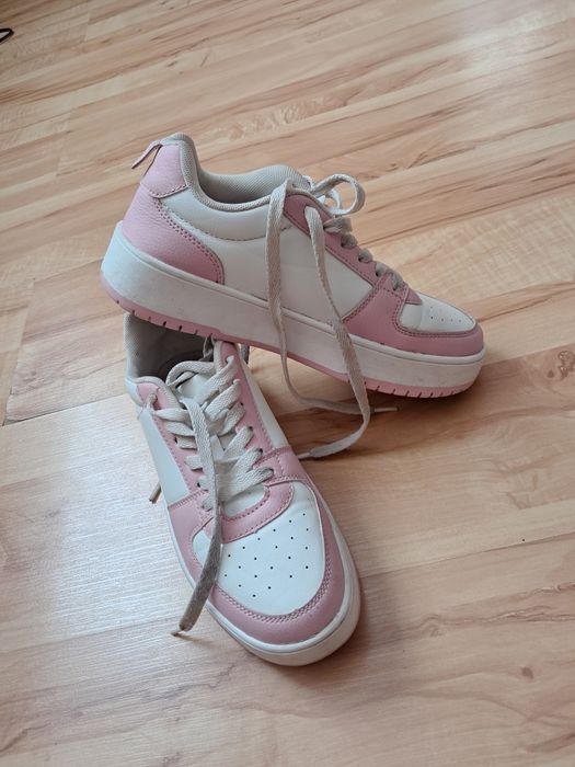 Trampki sneakersy na platformie 3cm Primark