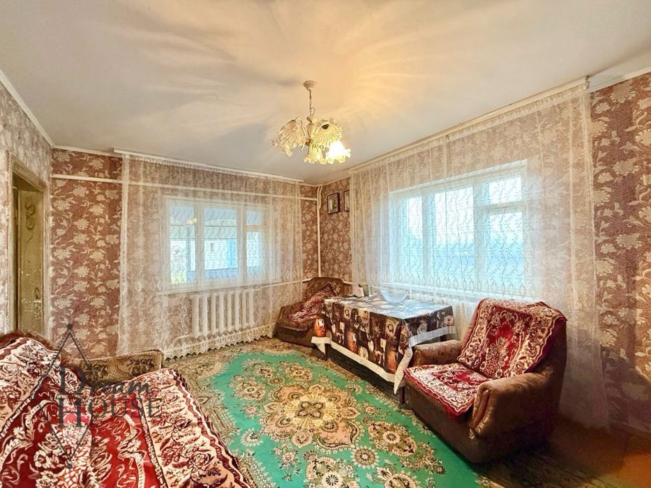 Продаж 2 поверхового цегляного будинку