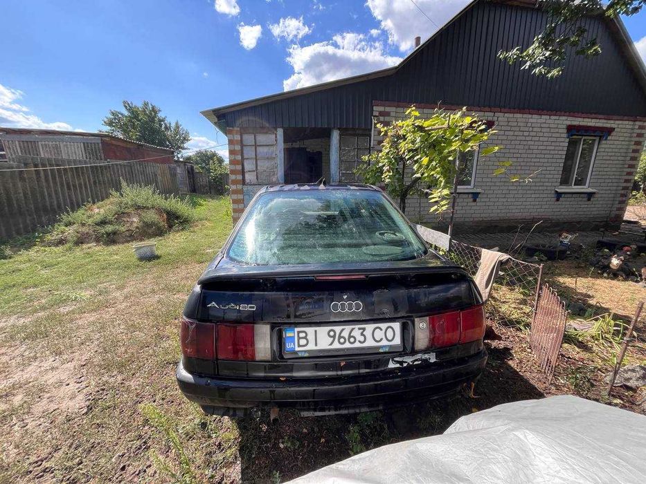 Машина Audi 80 B3