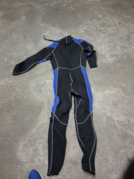 Prancha  de bodyboard e fato e barbatanas