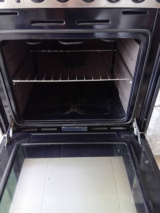 Placa com 3 bocas a gás e uma elétrica + forno elétrico