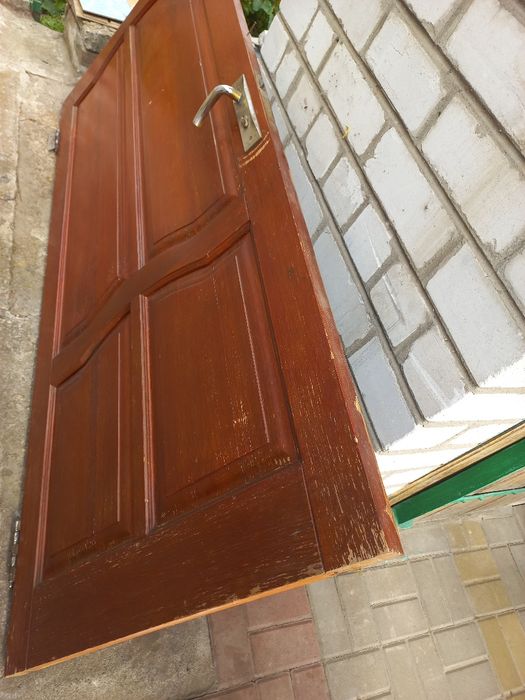 Вхідні дерев'яні двері