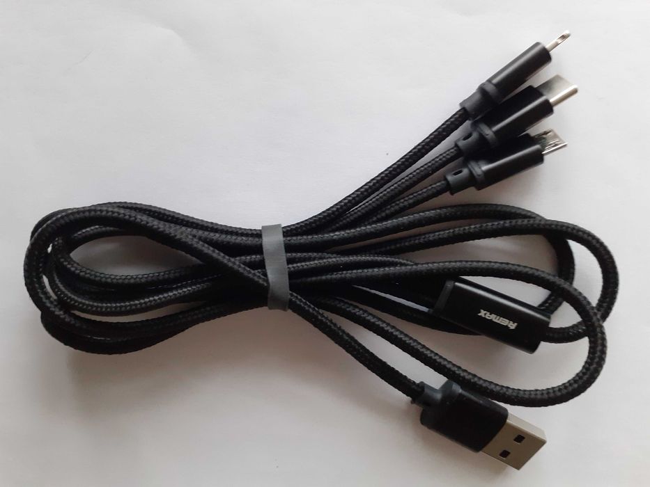 Kabel do ładowania telefonów przejściówka USB/C/microUSB/Iphone 2.8A