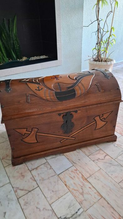 Arca maciça portuguesa antiguidade