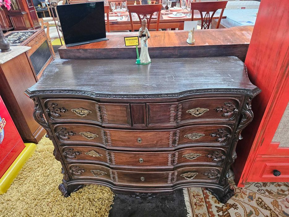 Cómoda antiga em madeira maciça - Bom estado geral