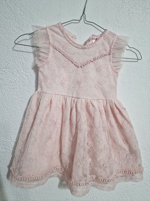 Różowa koronkowa sukienka boho niemowlęca dla dziewczynki elegancka