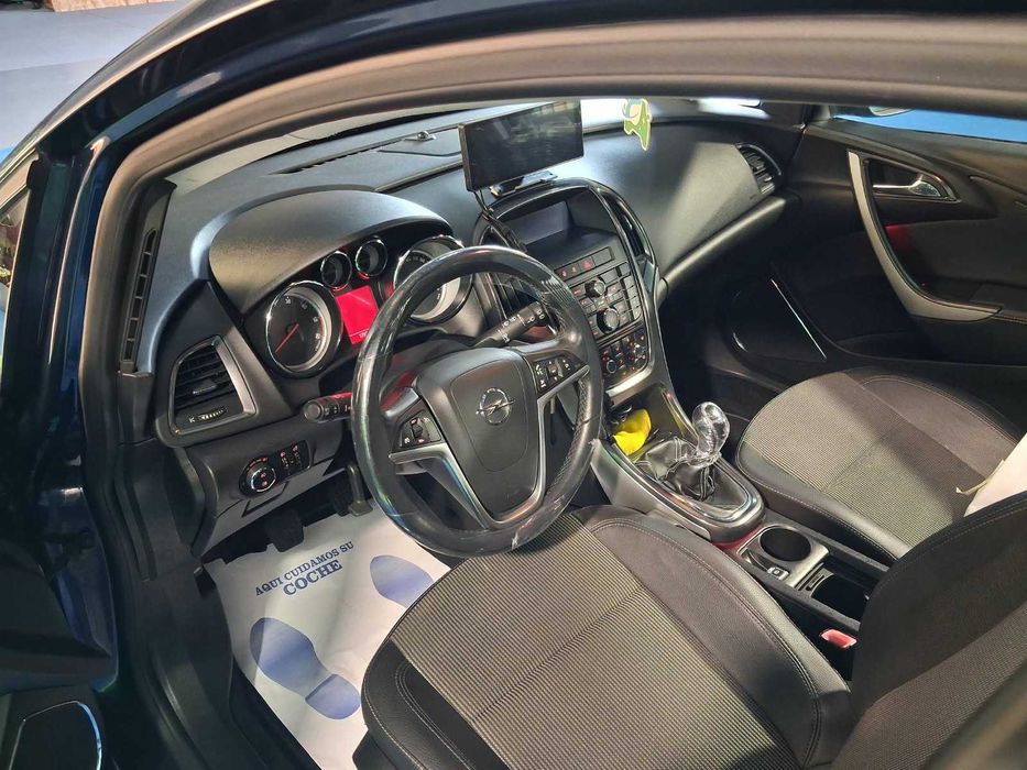 Opel Astra Sports Tourer 1.3 CDTI Cosmo - Muito Bem Equipada!