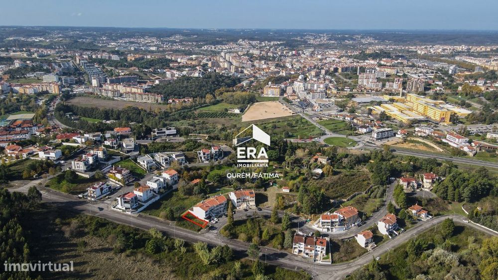 Lote de terreno localizado em Leiria