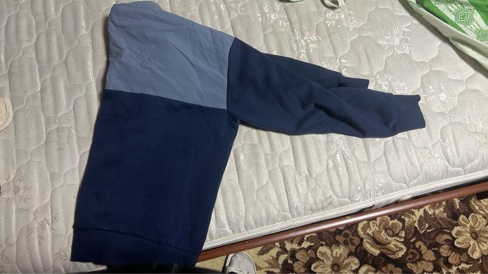 Продам кофту New Balance