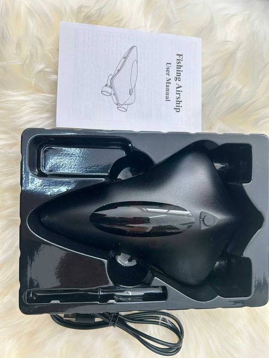 Barco telecomandado para pesca desportiva (Fishing Airship)