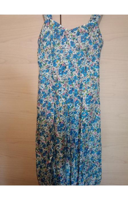 Платье, платья в ассортименте, разные размеры  и цены, смотрите в опис