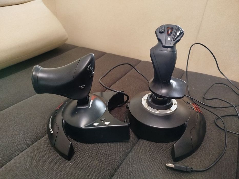 Thrustmaster T-flight Hotas X — джойстик преміум класу