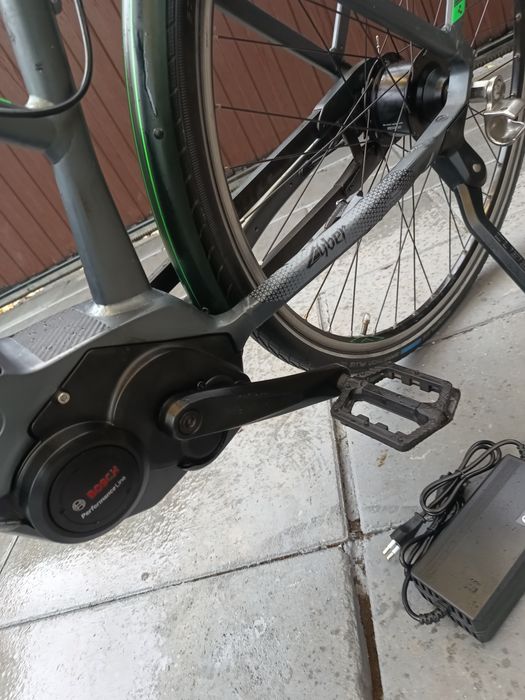 Електровелосипед Cube Bosch планетарна втулка с зарядним