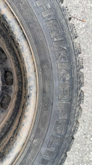 Комплект колес с зимней резиной  Nokian 205 / 60 R16 92T