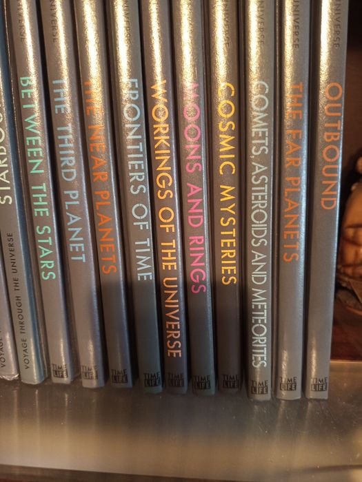 COLECAO Voyage Through the Universe