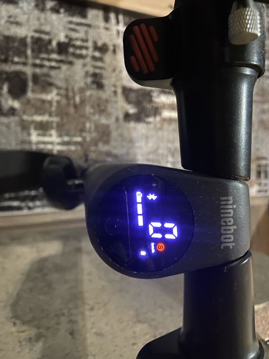 Продам електро самокат ninebot