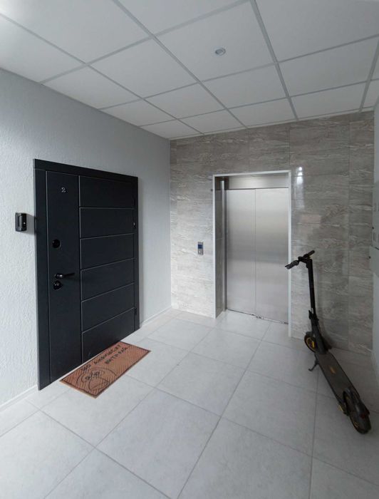 Продаж 2-к квартира . Клубний  будинок біля парку.  Тихо, зручно. Без%