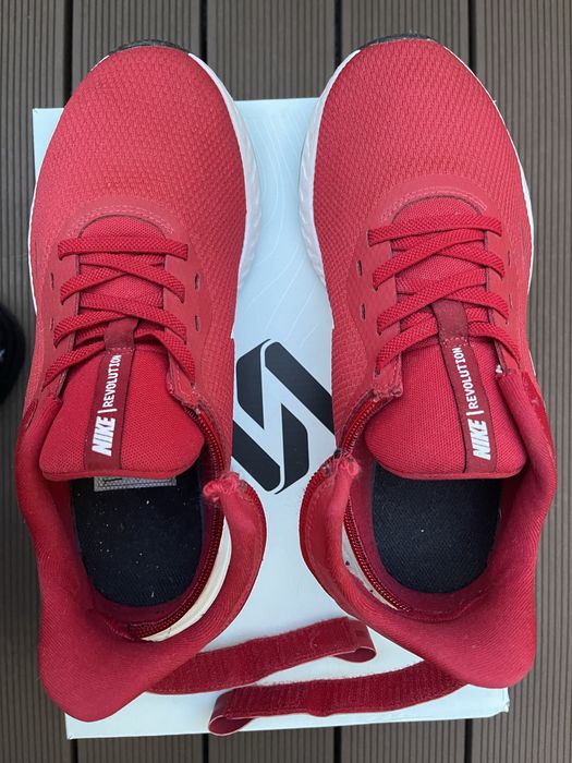 Nike Revolution 5 FlyEase size:41