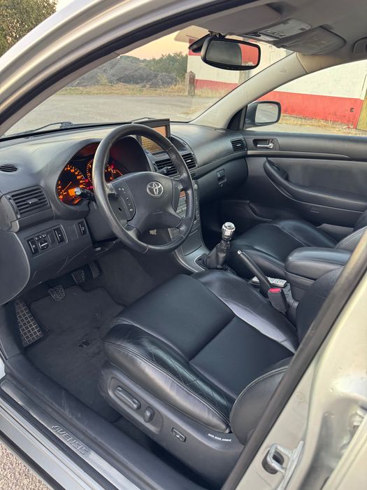Vendo Toyota Avensis 2.2 D-cat 177cv Nacional 1 dono