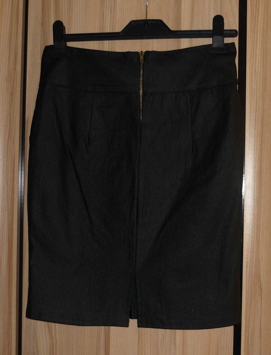 Czarna dopasowana ołówkowa spódnica roz. 38 M