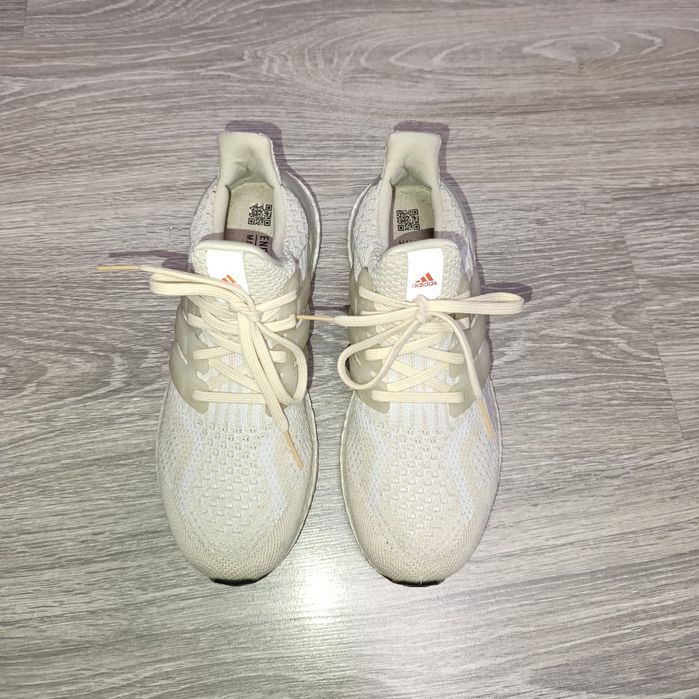 Кросівки жіночі Adidas Ultraboost 5.0 Dna Shoes Yellow Gz0447.