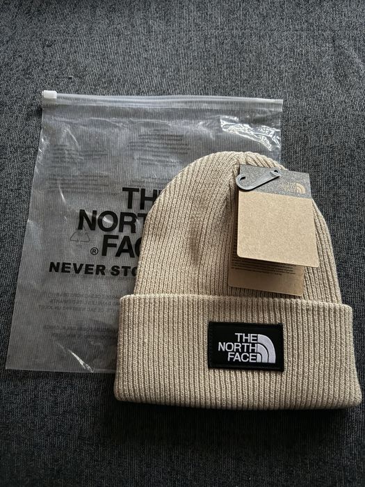 Beżowa czapka zimowa The North Face