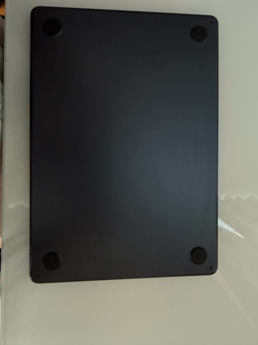 MacBook Air M2 13” (2022) • 8/256 GB • Midnight