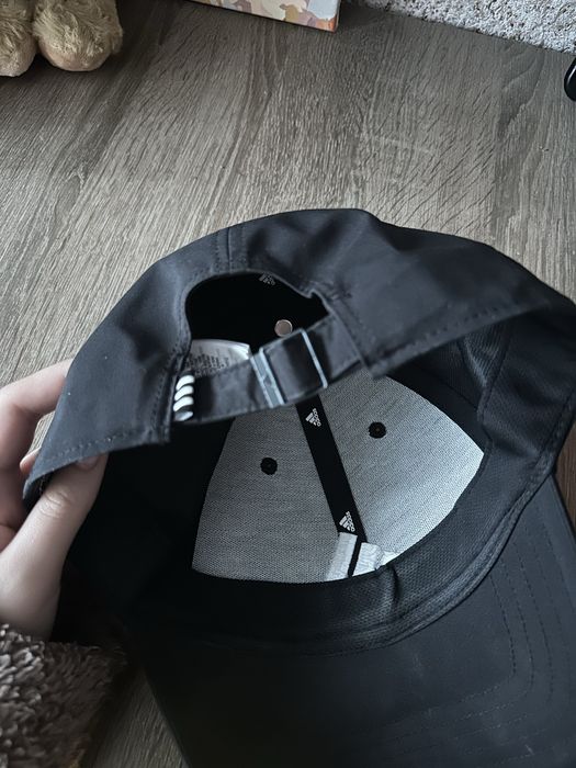 Чорна кепка Adidas