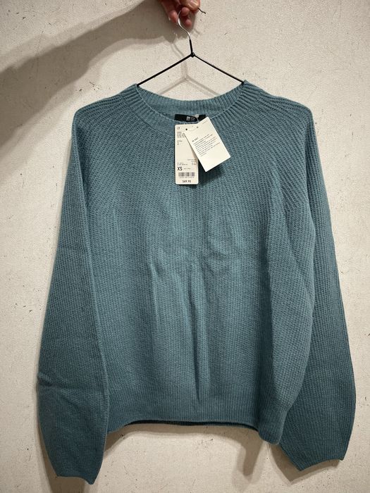 Светер жіночий UniQlo