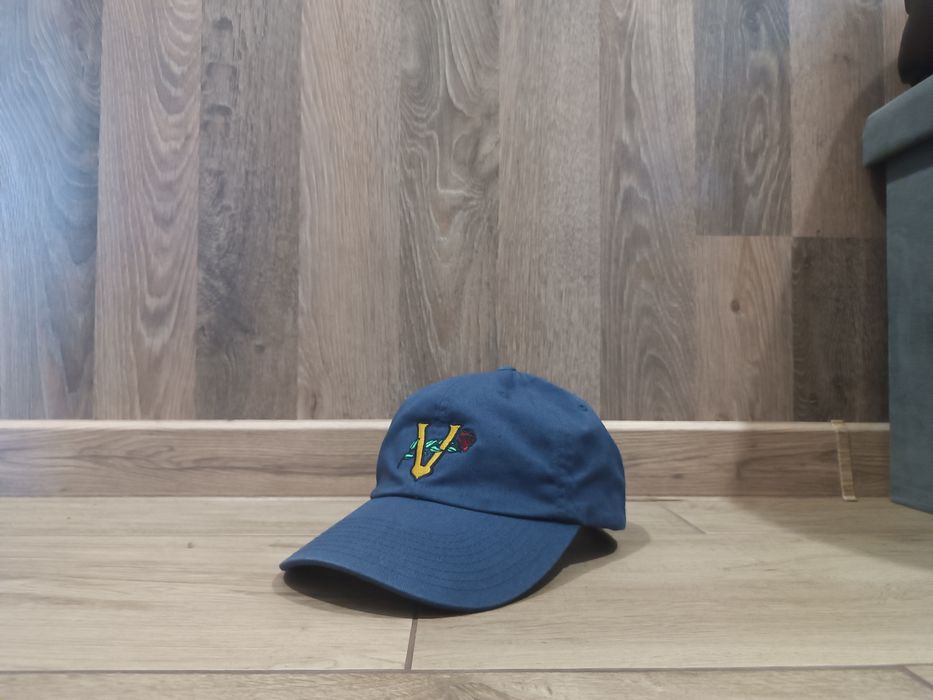 Продам бейсболку, кепку Vans V Rose Curved Bill Jockey Cap