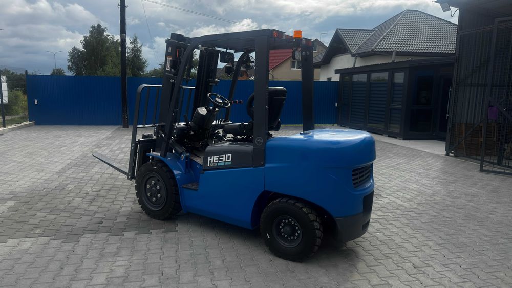 Вилковий навантажувач CPD30 (електро, 3 т)