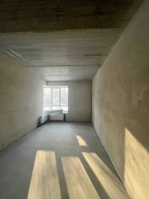 Велика 3к квартира з частковим ремонтом Будинок введено в експлуатацію