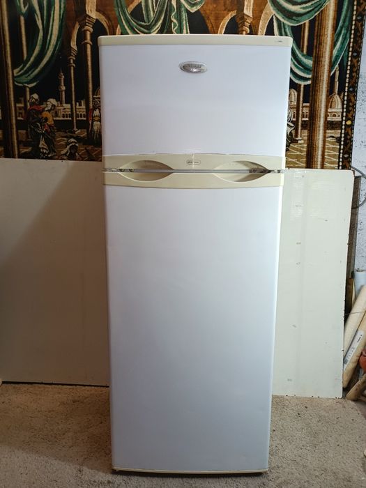 Frigorífico Whirlpool em ótimo estado de conservação e a funcionar per