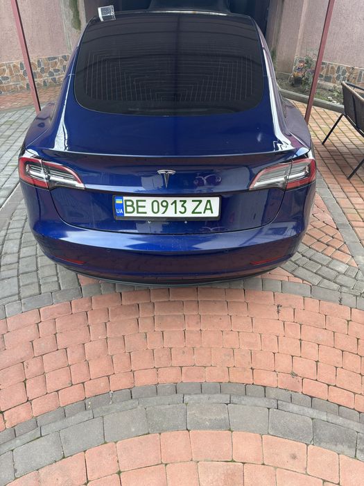 Продаю ТЕСЛУ  3 2018 год