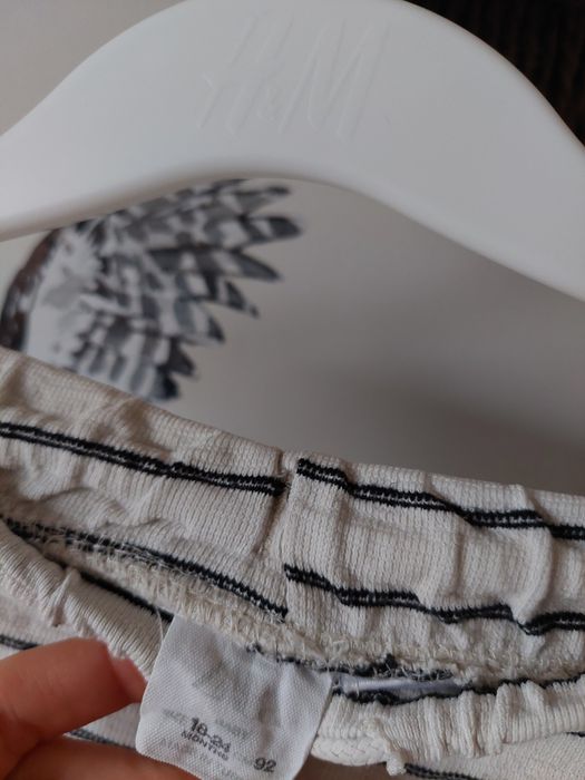 Spodnie dla chłopca Zara 92 gwiazdki paski