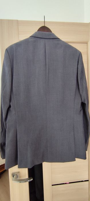 Чоловічий костюм класичний