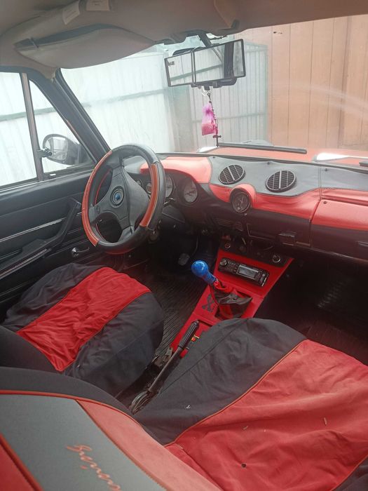 Автомобіль ВАЗ 2106