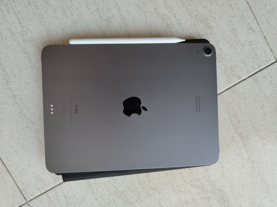 iPad air 4  64gb