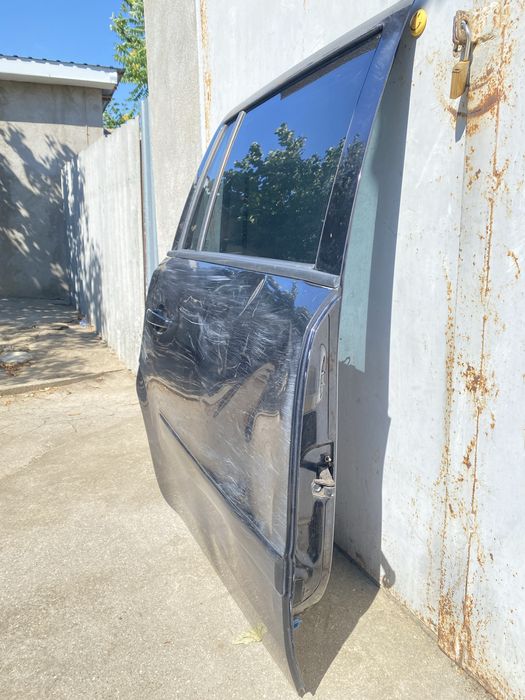 Двері та скло бокове Опель Зафіра Б чорні в зборі