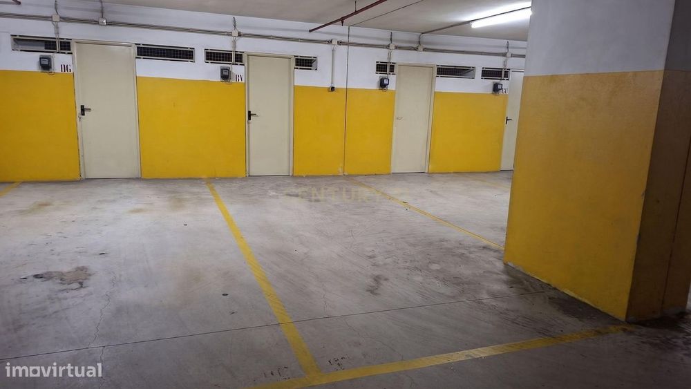 T0 com 83 m², varanda e estacionamento | Bessa – Porto