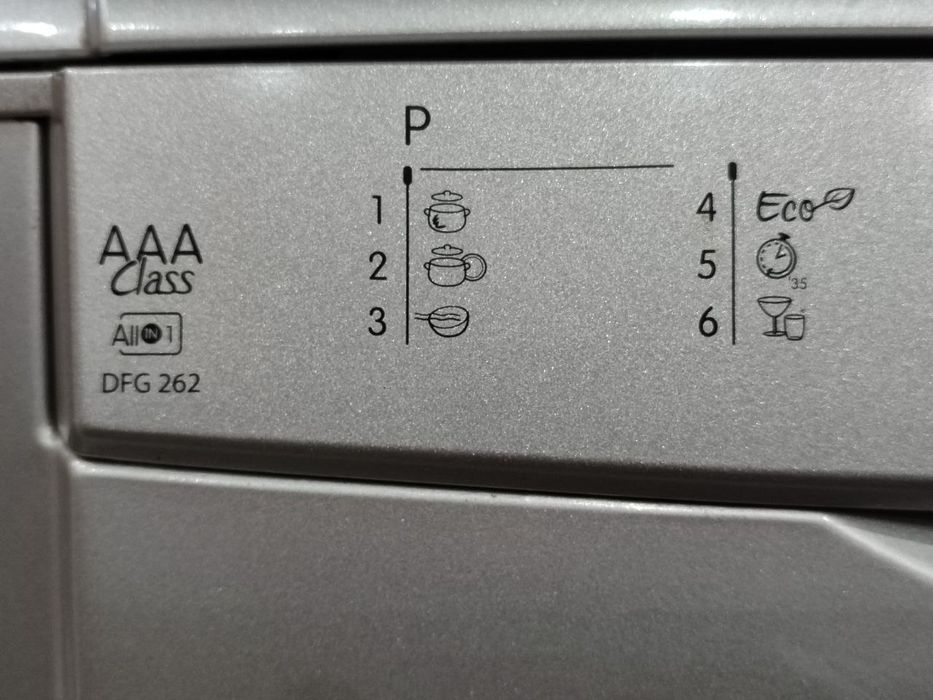 Посудомийна машина INDESIT DFG 262 S EU