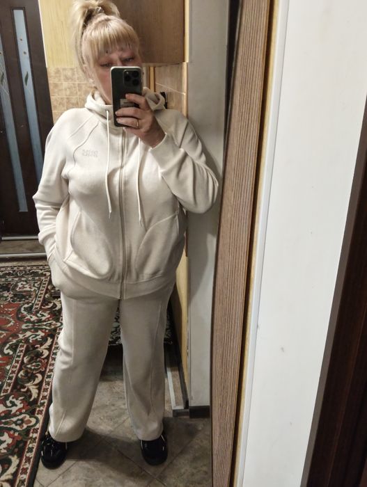 Продаю прогулочный костюм